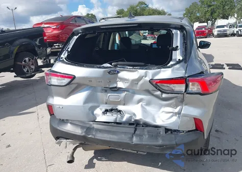 2021 Ford Escape Se z USA, uszkodzony, nr VIN 1FMCU0G64MUB03184